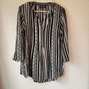 Context Geometric Patterned Tunic Top